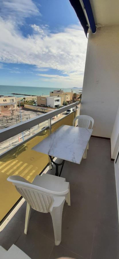 Le Miramar Face à La